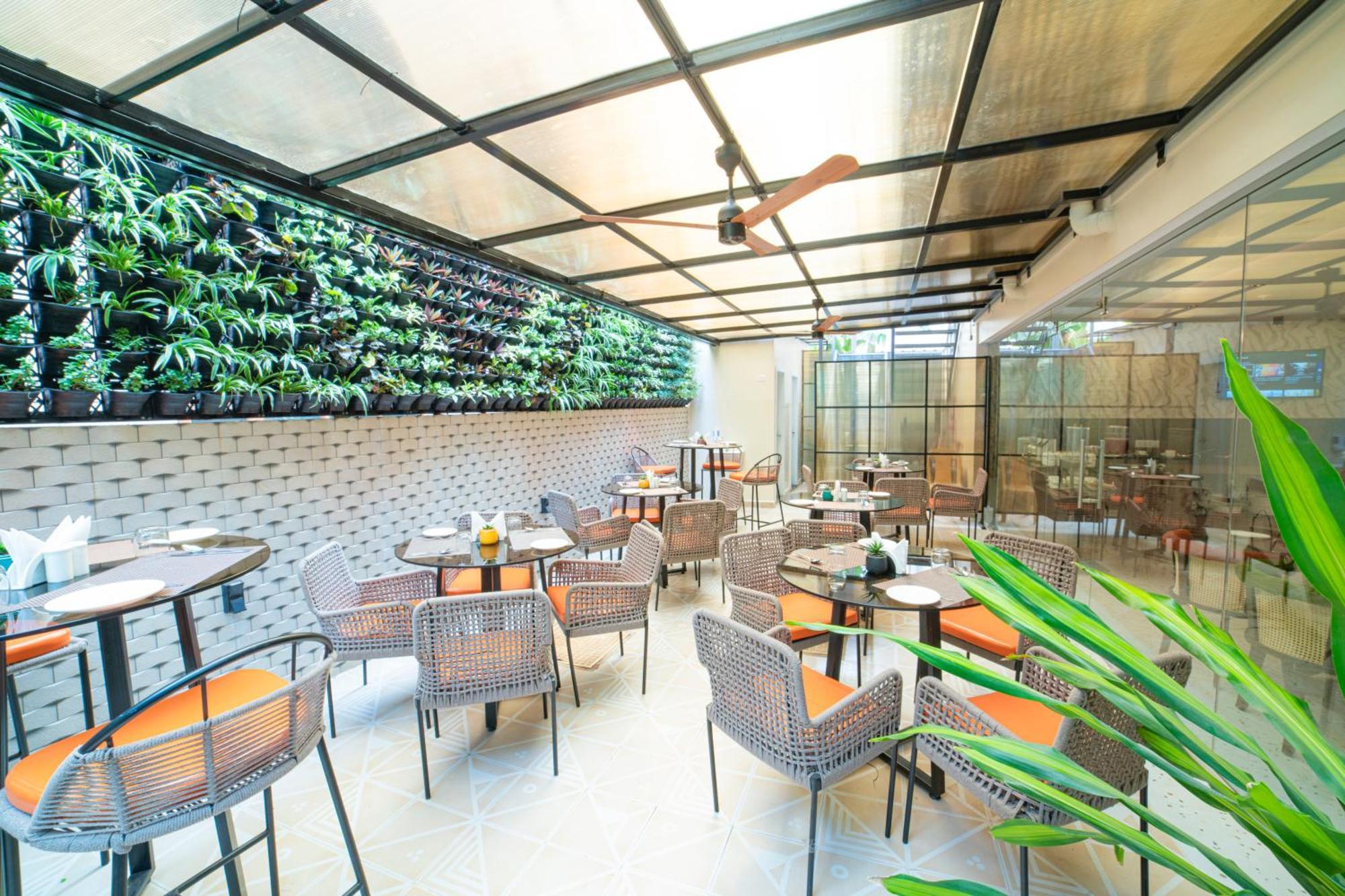 The Beacon Hotel 维沙卡帕特南 外观 照片